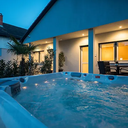 Balatonic Moon&sun Apartmanhaz שיופוק