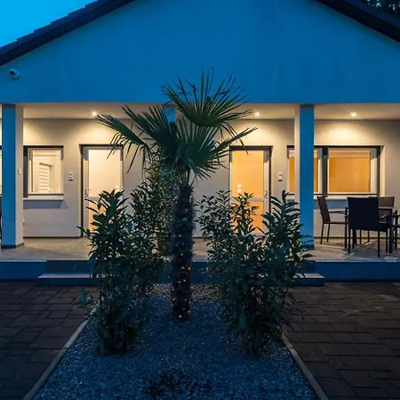 דירה Balatonic Moon&sun Apartmanhaz שיופוק