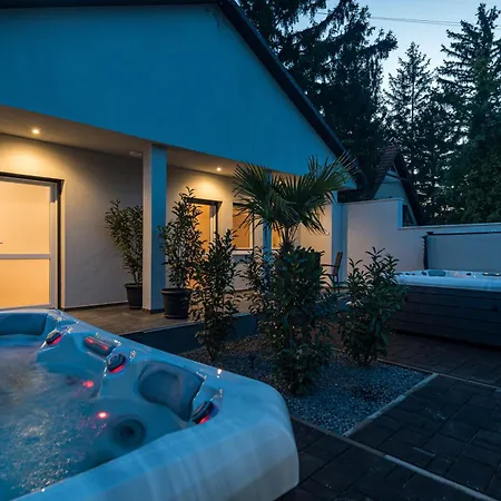 Balatonic Moon&sun Apartmanhaz דירה שיופוק