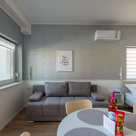 Balatonic Moon&sun Apartmanhaz דירה